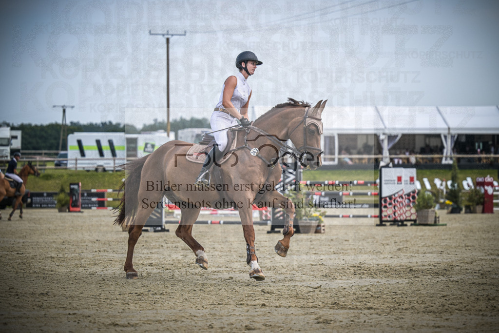 DOS_0894 | Entdecke hochwertige Reitturnierfotos von Foto Oger. Professionell, emotional und authentisch – jetzt Lieblingsmomente im Shop bestellen.Deutschlandweite Turnierfotografie. - Realisiert mit Pictrs.com