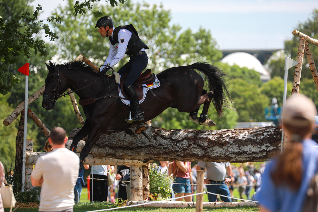 00_Vielseitigkeitsreiter_01 | Bildergalerie von Sport-Ereignissen aber auch von weiteren spannenden Dingen - nicht nur vom Niederrhein. In Anlehnung an den bekannten Spruch von Hanns Dieter Hüsch heißt das Motto: "Niederrhein ist überall".  - Realisiert mit Pictrs.com
