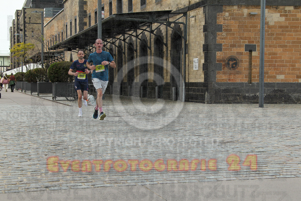 250920_1517_EV4_8376 | Sportfotografie im Rhein-Sieg Kreis, Köln, Bonn, NRW, Rheinland Pfalz, Hessen, etc. Unser Tätigkeitsfeld umfasst den Laufsport vom Volkslauf über den Marathon, Duathlon, Triathon bis zum Ultralauf wie Kölnpfad Ultra oder Schindertrail.