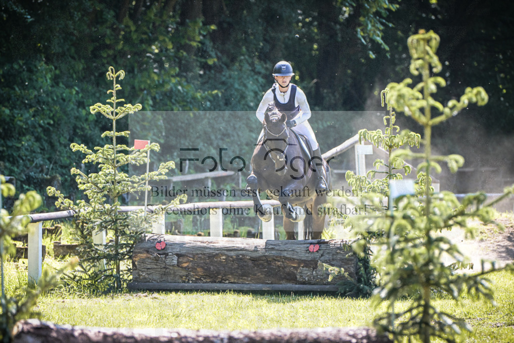DOS_5914 | Entdecke hochwertige Reitturnierfotos von Foto Oger. Professionell, emotional und authentisch – jetzt Lieblingsmomente im Shop bestellen.Deutschlandweite Turnierfotografie. - Realisiert mit Pictrs.com