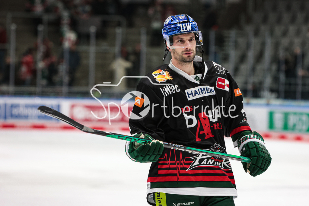 Augsburger Panther - Eisbaeren Berlin | Blaz GREGORC (AEV #15) ist enttaeuscht
