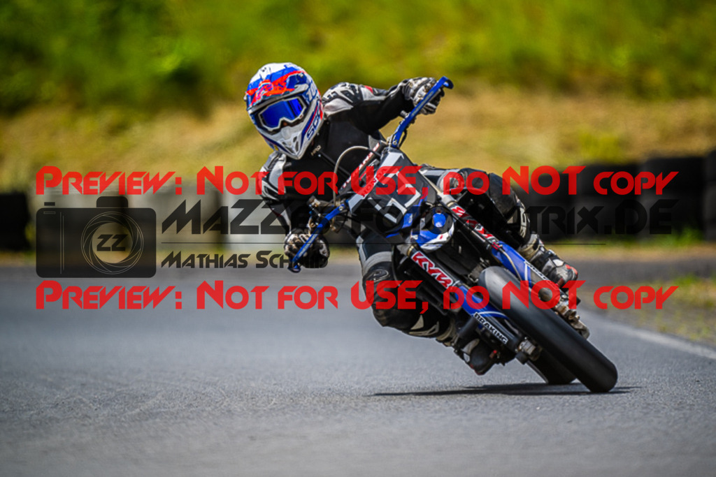 MaZZes_FotoMatrix_220528_0085 | Fotograf Mathias Schmid
Sportfotograf,
Eventfotograf,
Hochzeitsfotograf,
Portraitfotograf