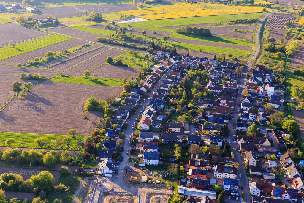 Luftbild: Dorfansicht aus Südosten im Ortsteil Förch in Rastatt im Bundesland Baden-Württemberg in Deutschland. Foto: IMG_099189.jpg vom 23.04.2017 durch Werner Riehm/FLY-FOTO.de