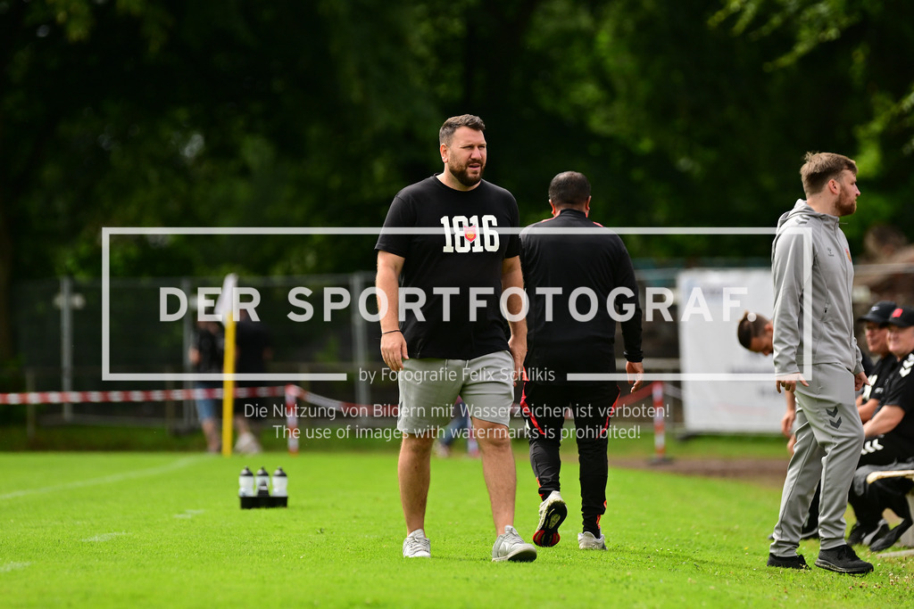 Fußball I Herren I Saison 2025-2026 I Oberliga I 1. Spieltag I HT16 - Nikola Tesla I 01842 | Der Sportfotograf. - Realisiert mit Pictrs.com