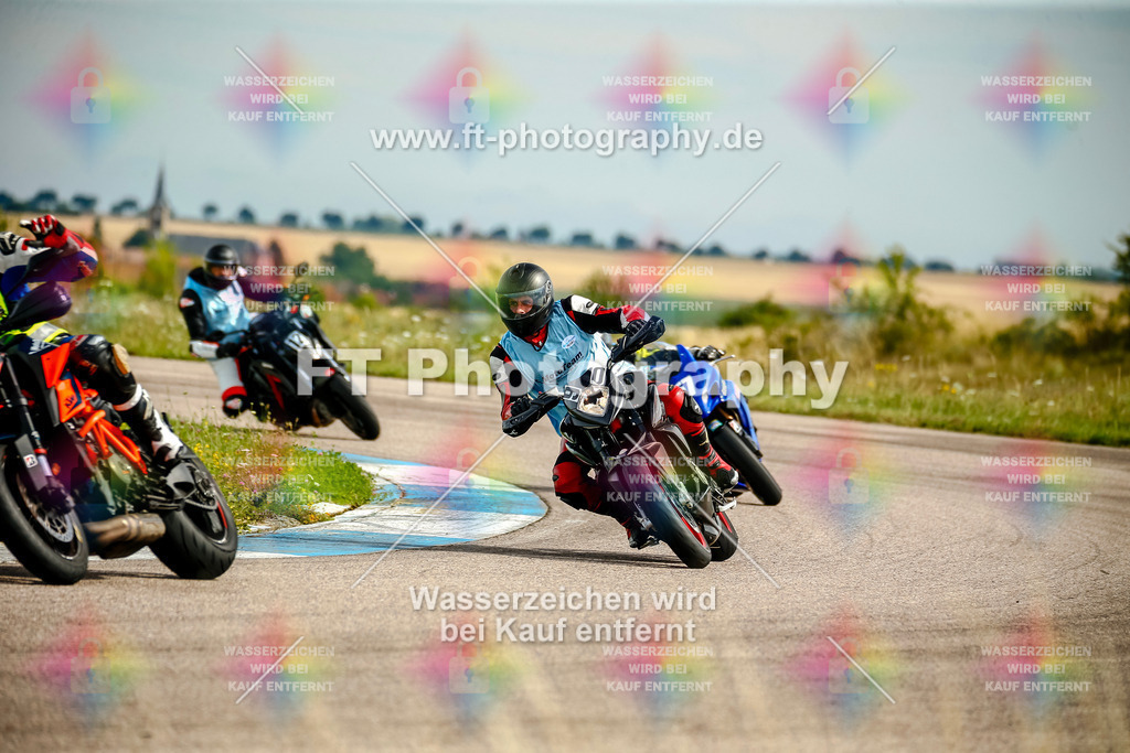 Chambley Juli-2545 | Hier findet Ihr Bilder von Touristenfahrten auf der Nürburgring Nordschleife oder von anderen Veranstaltungen die ich besucht habe. Viel Spass beim Durch Schauen 
