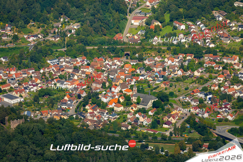 Das Luftbild zeigt :  Neckargerach - Die Luftaufnahme wurde 2024 vom UL-Flugzeug aus erstellt ( keine Drohne ) - Hochauflösende Luftaufnahme - Für grossformatige Ausdrucke geeignet. Die Geschenkidee !Mit Lizenz und Bildrechte bestellbar