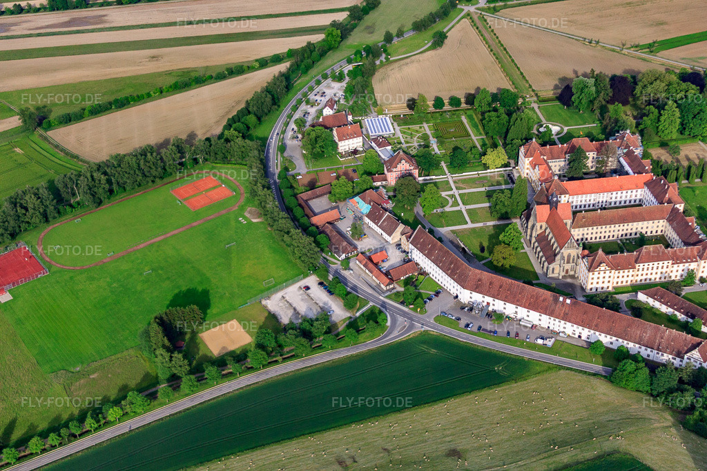 Luftbild: Schule Schloss Salem im Kloster und Schloss Salem im Ortsteil Stefansfeld in Salem im Bundesland Baden-Württemberg in Deutschland. – Foto: IMG_57600.jpg vom 08.06.2013 durch Werner Riehm/FLY-FOTO.de – Auflösung des Originals: 4752 x 3168 px – Schule Schloss Salem | Plus est en vous! – Kloster und Schloss Salem