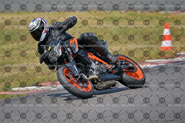25bt04-1725 | markuskiefer.com - Realisiert mit Pictrs.com