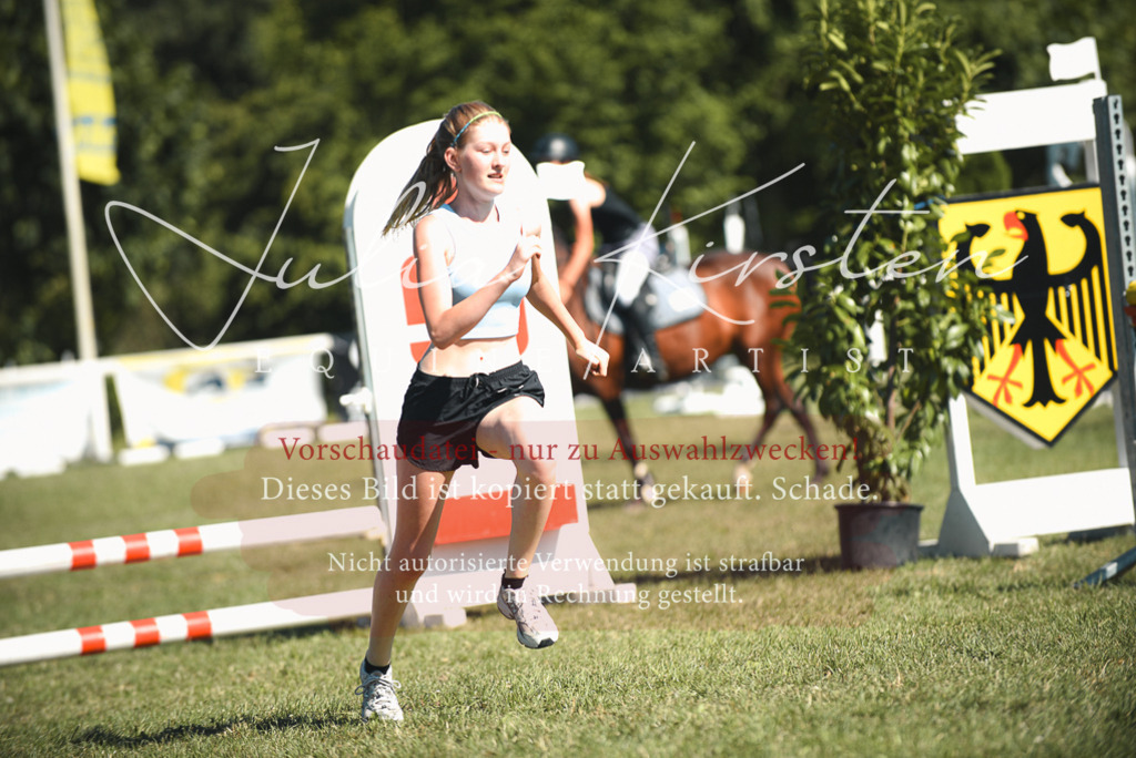 DSC_7472 | Pferde- und Turnierfotografie in Westsachsen. Pferdeportraits, Auftragszeichnungen und intuitive Kunst.