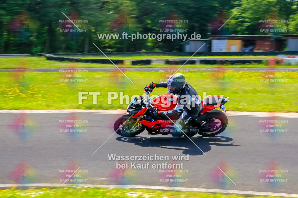 VBK-8063 | Hier findet Ihr Bilder von Touristenfahrten auf der Nürburgring Nordschleife oder von anderen Veranstaltungen die ich besucht habe. Viel Spass beim Durch Schauen 