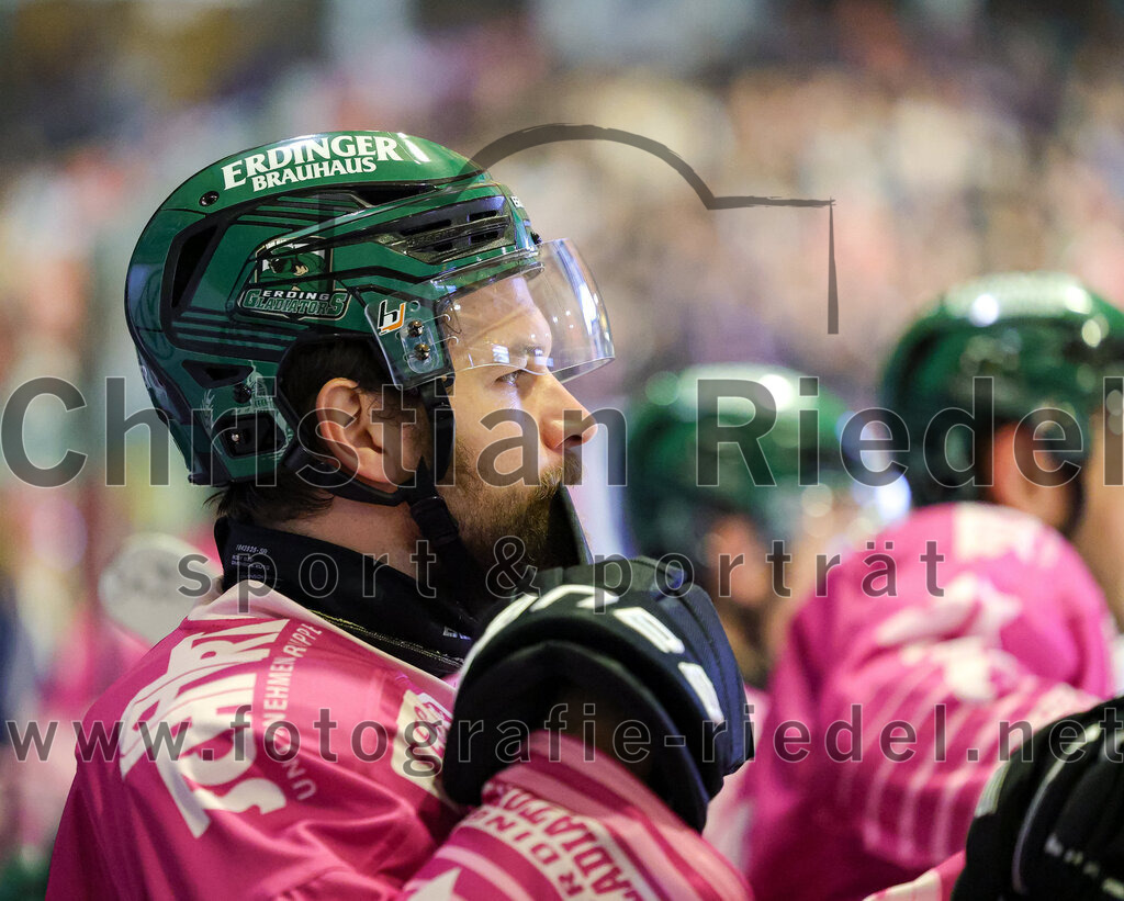 2025-10-24_098_TSV_Erding_gegen_Deggendorfer_SC | Erding, Deutschland, 24.10.2025:Eishockey, Oberliga Süd 2025 / 2026, 11. Spieltag, TSV Erding gegen Deggendorfer SC, Endergebnis: 2:4Elias Maier (Erding Gladiators, #15)Foto: Christian Riedel / fotografie-riedel.net