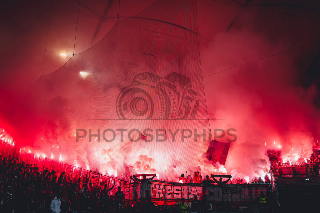 VfB Stuttgart vs. SC Freiburg, Fussball, DFB-Pokal, Halbfinale, 23.04.2026 | Pyrotechnik SC Freiburg,VfB Stuttgart vs. SC Freiburg, Fussball, DFB-Pokal, Halbfinale, 23.04.2026DFB regulations prohibit any use of photographs as image sequences and/or quasi-video