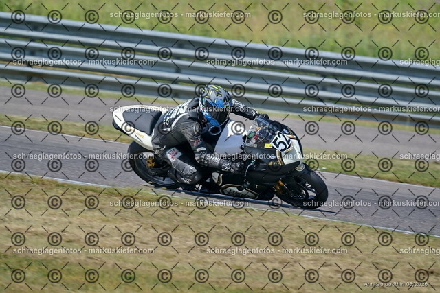 26BT02-0639 | markuskiefer.com - Realisiert mit Pictrs.com