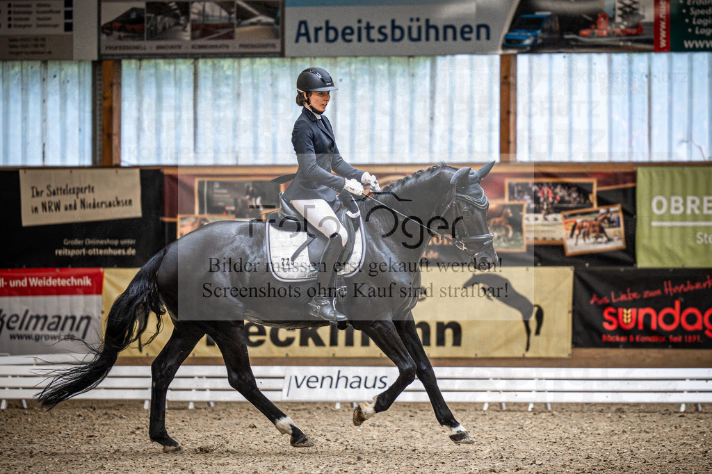 DOS_2688 | Entdecke hochwertige Reitturnierfotos von Foto Oger. Professionell, emotional und authentisch – jetzt Lieblingsmomente im Shop bestellen.Deutschlandweite Turnierfotografie. - Realisiert mit Pictrs.com