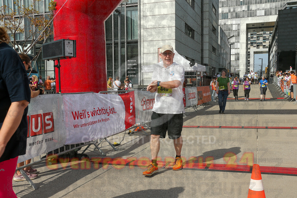 250920_1352_EX1_6974 | Sportfotografie im Rhein-Sieg Kreis, Köln, Bonn, NRW, Rheinland Pfalz, Hessen, etc. Unser Tätigkeitsfeld umfasst den Laufsport vom Volkslauf über den Marathon, Duathlon, Triathon bis zum Ultralauf wie Kölnpfad Ultra oder Schindertrail.