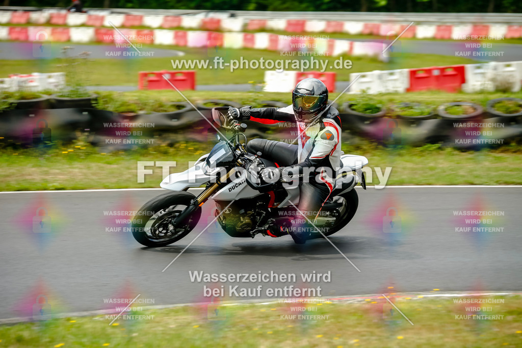 VBK-4654 | Hier findet Ihr Bilder von Touristenfahrten auf der Nürburgring Nordschleife oder von anderen Veranstaltungen die ich besucht habe. Viel Spass beim Durch Schauen 