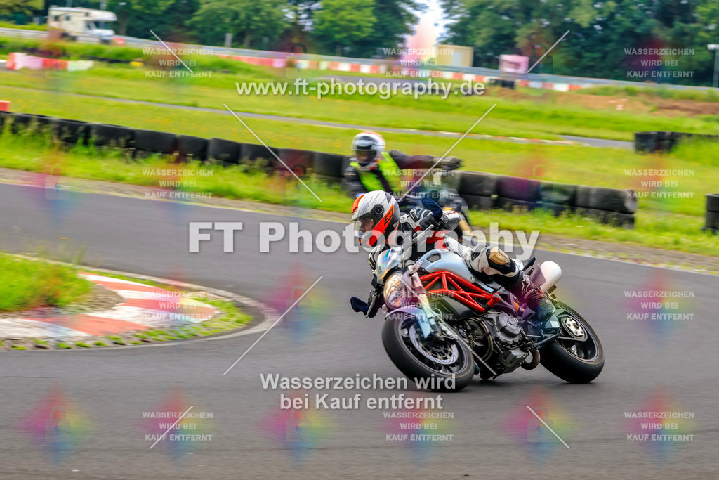 VBK-7710 | Hier findet Ihr Bilder von Touristenfahrten auf der Nürburgring Nordschleife oder von anderen Veranstaltungen die ich besucht habe. Viel Spass beim Durch Schauen 