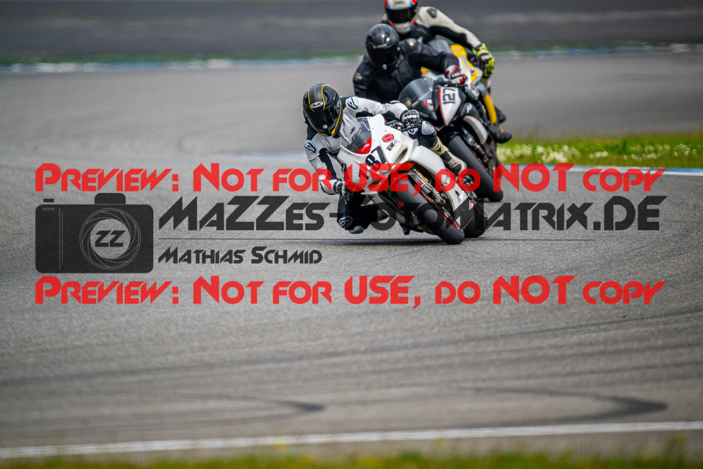 MaZZes_FotoMatrix_240702_6007705_8621 | WEISS