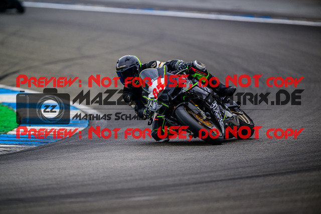 MaZZes_FotoMatrix_240614_6007705_9508 | WEISS