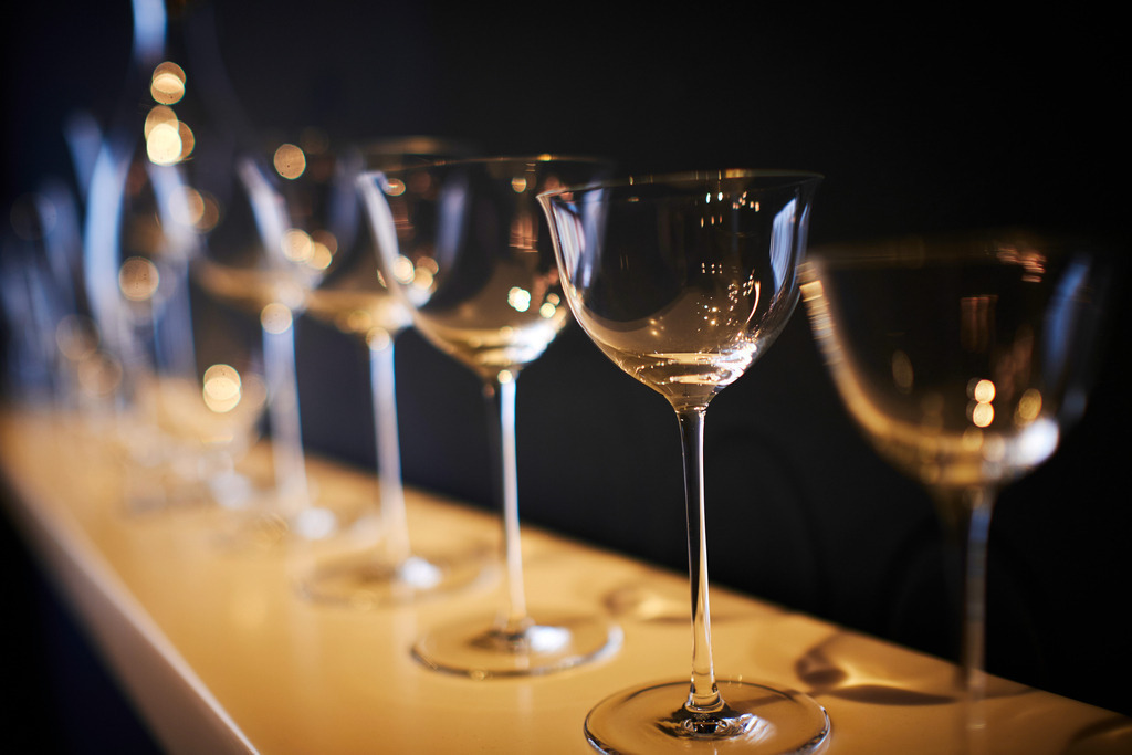 J. & L. LOBMEYR GmbH | WIen, Austria - December 03, 2019: J. &amp; L. LOBMEYR GmbH; Details aus dem Geschäftslokal in der Kärntnerstrasse. - Realisiert mit Pictrs.com