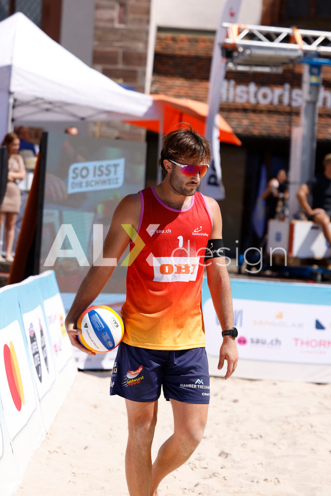 Obi BeachTour 2026 - Basel | BASEL, SWITZERLAND - JULY 18: LEO DILLIER (SUI) during the Obi BeachTour 2026 match between DILLIER / FLÜCKIGER (SUI) and BREER / KÄLIN (SUI) at Barfüsserplatz on July 18, 2026 in Basel, Switzerland. - Realisiert mit Pictrs.com