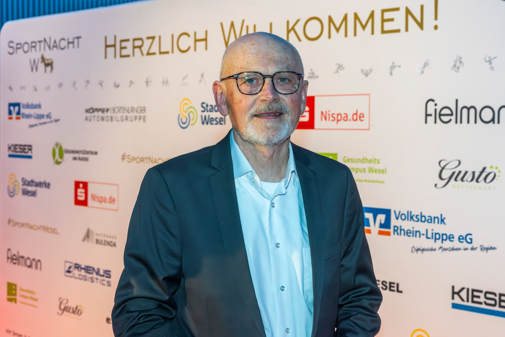 top-top.de 260306-252 | Foto, Video, Fotografie, Videografie, Fotobox, DJ, Discjockey, Musik, Musikbox, Veranstaltung, Photobooth, Amazon, Ebay, Buchtipp, Bestseller, Autor, Verlag, Buch, Wesel, Hamminkeln, NRW, Dinslaken, Rees, Drohne, Hochzeit, Party, Fotobox, Wesel, Fotograf