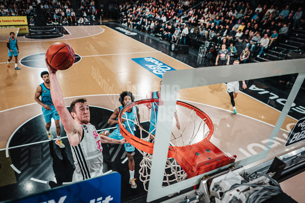 Basketball | Männer | Saison 2024/2025 | easyCredit Basketball Bundesliga | 16. Spieltag | Veolia Towers Hamburg vs. Telekom Baskets Bonn | 10.01.2025 | Thomas Kennedy (#54, Telekom Baskets Bonn)
