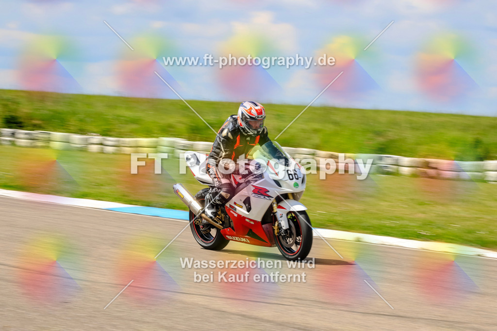 MotoTeam-0591 | Hier findet Ihr Bilder von Touristenfahrten auf der Nürburgring Nordschleife oder von anderen Veranstaltungen die ich besucht habe. Viel Spass beim Durch Schauen 