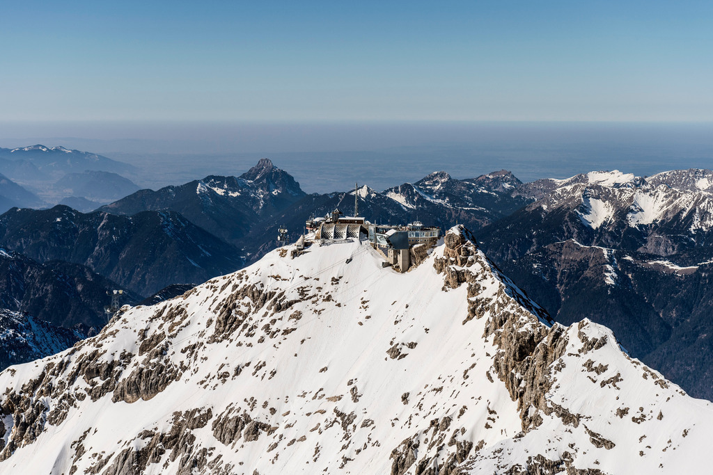 Felsen- Massiv und Berglandschaft des Zugspitzmassiv mit den Gipfeln der Zugspitze | Felsen- Massiv und Berglandschaft des Zugspitzmassiv mit den Gipfeln der Zugspitze