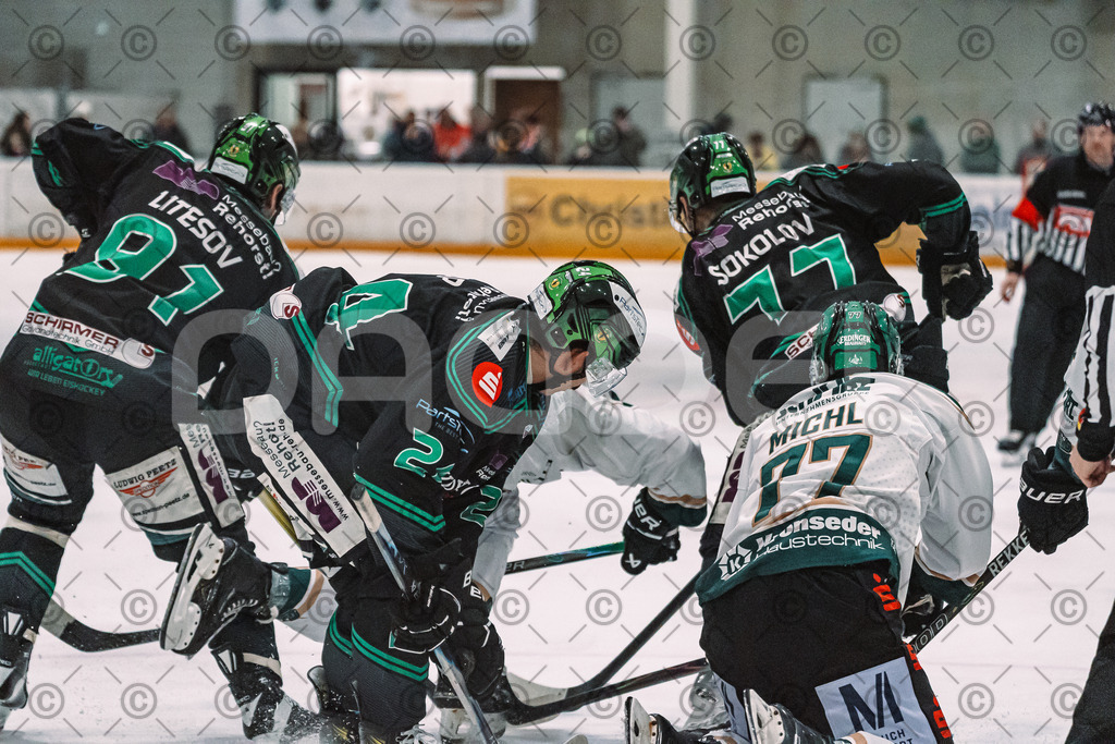 Alligators_vs_Erding_12_12_2025-111 | Höchstadt Alligators Fotogalerie: Eishockey-Action aus Franken. Professionelle Spielfotos, Portraits & Stadionbilder zum Download. Jetzt entdecken! - Realisiert mit Pictrs.com