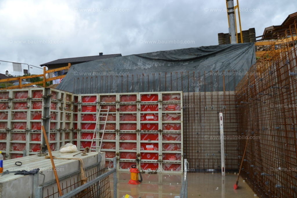 bib-lg04-betonarbeiten-0158 | Nach LV-Leistungsgruppen sortierte Detailfotos über den Bau eines Hauses. Alle Hausbau-Bilder direkt vom Urheber und Autor der Website Haus-Selber-Bauen.com