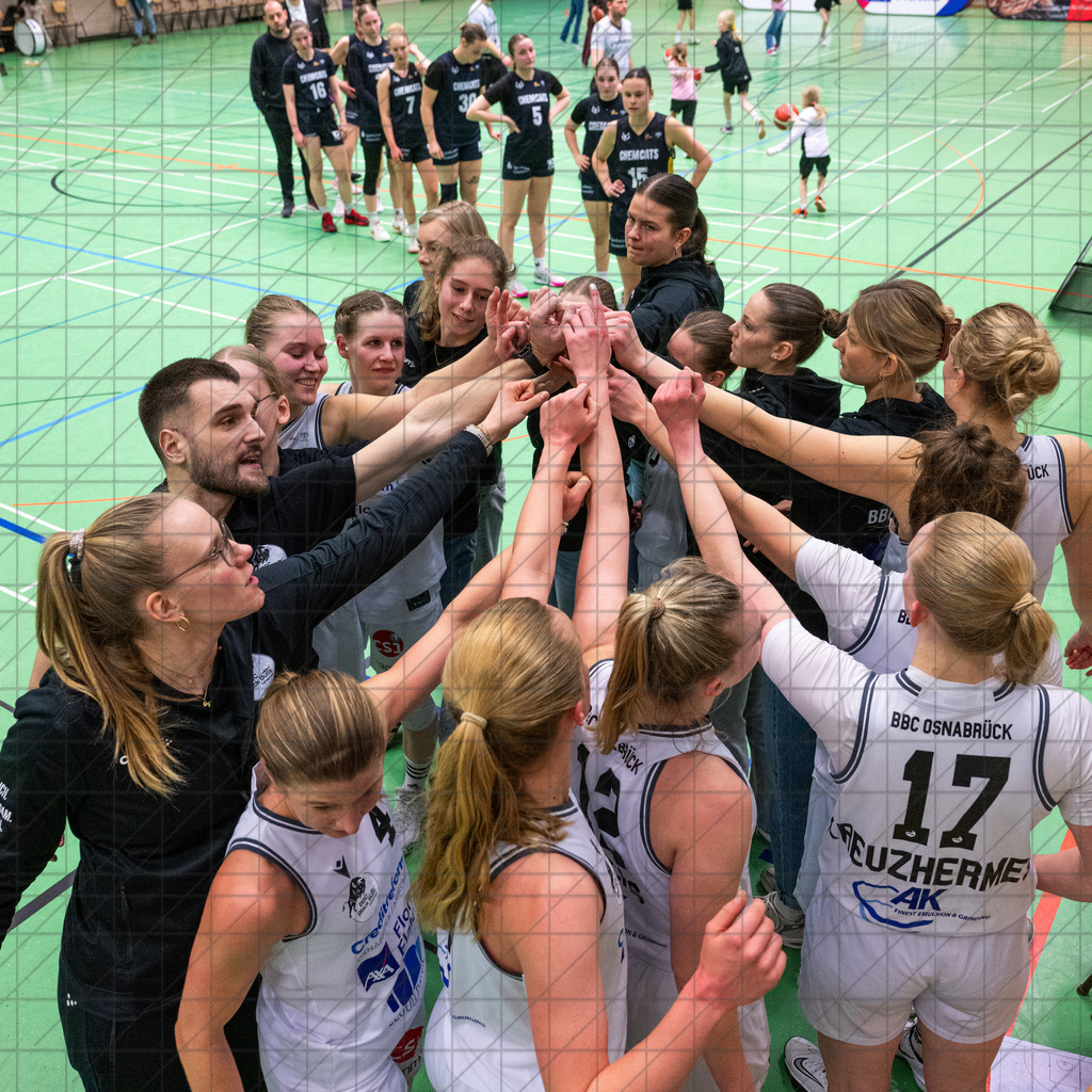 2. DBBL Nord 25/26 | Spieltag 19 | BBC Osnabrück vs. ChemCats Chemnitz | 15.02.26: 2. DBBL Nord 25/26 | Spieltag 19 | BBC Osnabrück vs. ChemCats Chemnitz / Osnabrück / Deutschland  //   CREDIT:www.bullenfotos.de, Martin König, Hörner Weg 40, D-49078 Osnabrück, +4917663732967 // Nutzung und Weitergabe nur zu den vereinbarten Zwecken. Presseanfragen an Ersteller. Alle Rechte beim Ersteller. Honorierung nach MFM. - Realisiert mit Pictrs.com