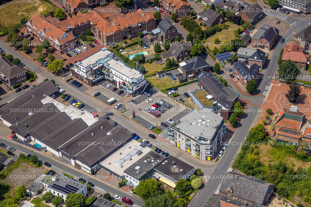 Hamminkeln220703544 | Luftbild, Einkaufszentrum an der Raiffeisenstraße, Hamminkeln, Niederrhein, Nordrhein-Westfalen, Deutschland