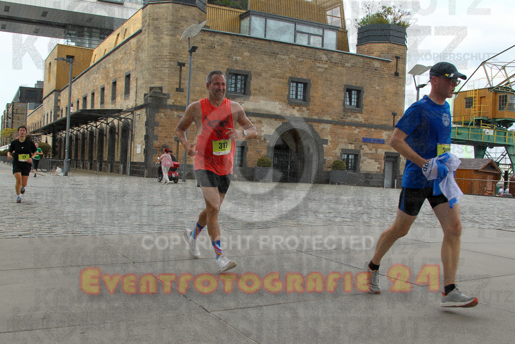 250920_1529_EV4_8911 | Sportfotografie im Rhein-Sieg Kreis, Köln, Bonn, NRW, Rheinland Pfalz, Hessen, etc. Unser Tätigkeitsfeld umfasst den Laufsport vom Volkslauf über den Marathon, Duathlon, Triathon bis zum Ultralauf wie Kölnpfad Ultra oder Schindertrail.