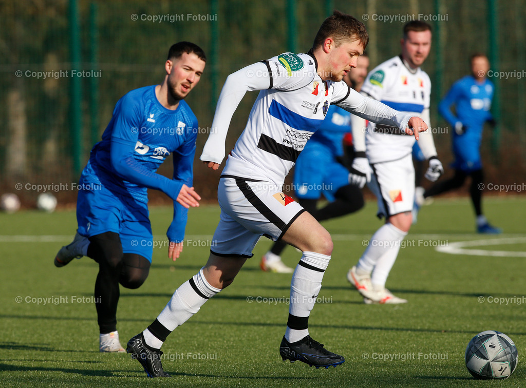 A_LUI_180125_17 | SPORT FUSSBALL TESTSPIEL ASKOE OEDT 1B-SU VORTUNA BAD LEONFELDEN 18.01.2025 IM BILD : ALBI MUHAREMI (OEDT1B) UND THEO SCHNITZER (LEONFERLDEN) FOTO:FOTOLUI