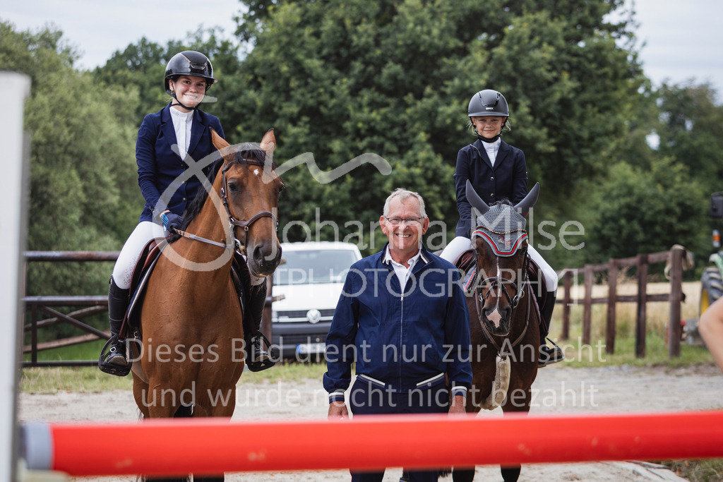 250712_BHO_ClearRoundTeam-413 | Deine schönsten Turniermomente als professionelle Fotos! Entdecke hochwertige Pferdesport-Fotografie im Online-Shop. Jetzt Fotos finden & bestellen!