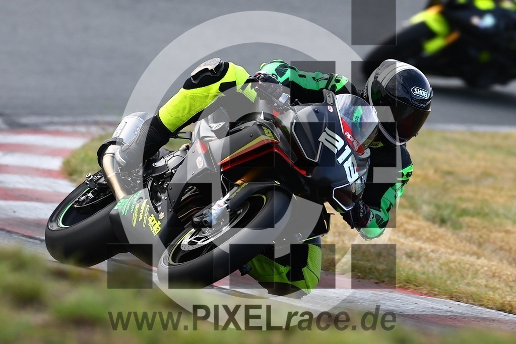 0218-20240915_06854 | Schöne Erinnerungen an spannende Momente - das festzuhalten ist unser Job. PIXELrace.de ist seit 2003 auf den Rennstrecken Europas unterwegs um die Action draußen beim Fahren und die wunderbare Stimmung imm Fahrerlager für euch einzufangen.