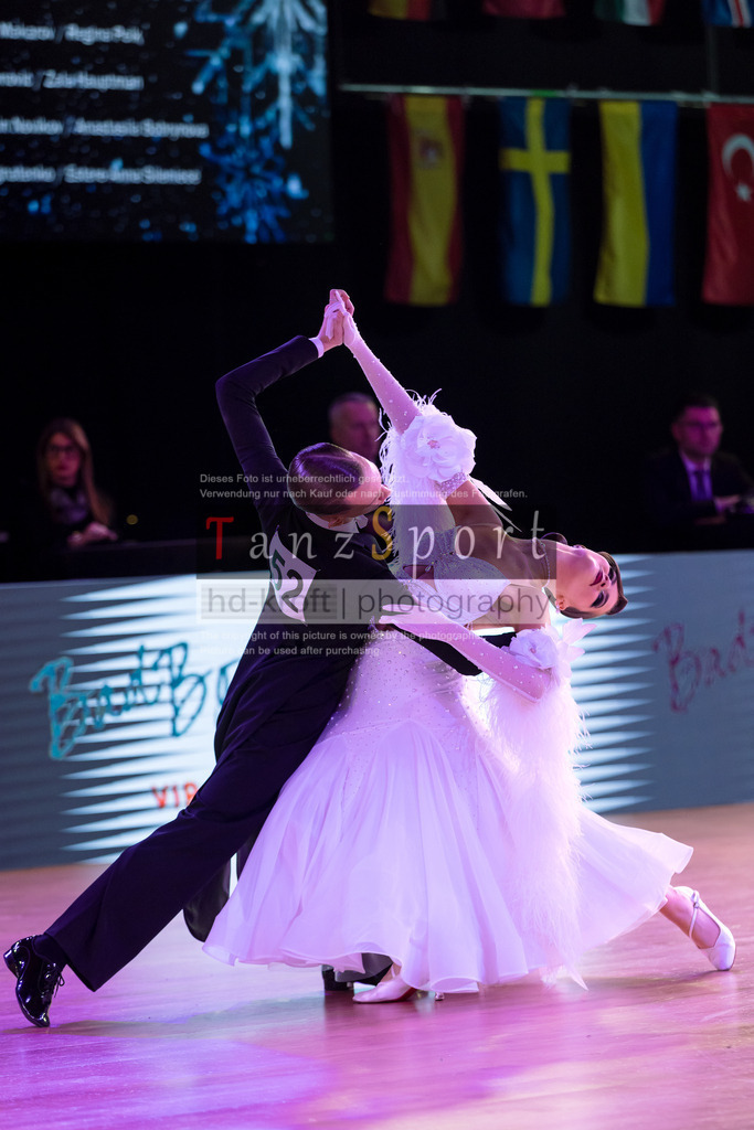 20241215_WDSF_Open_Youth_Std-Riga-9641 | Tanzsportbilder, Standardtanz, Lateintanz, WDSF, DTV, LTVB, dancecomp, goc, hessen tanzt, blaues band der spree, walzer, tango, wiener walzer, slowfox, quickstepp, samba, rumba, cha-cha-cha, paso doble. jive, hd-kroft photography, turniertanzsport