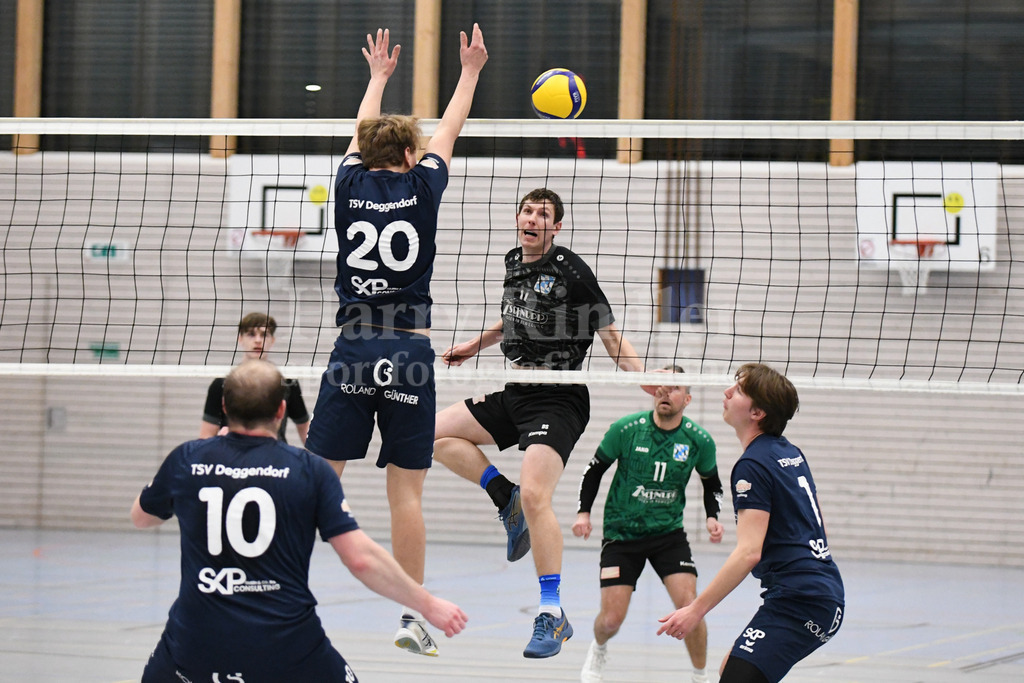 TSV Deggendorf  : VC Eitting 09 | Block von Johannes Schlosser (Mittelblocker) - Realisiert mit Pictrs.com