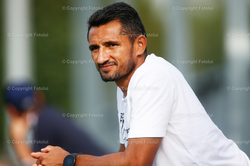 A_LUI_010924_17 | SPORT FUSSBALL REGIONALLIGA MITTE 01.09.2024 ASKOE OEDT-SK TREIBACH IM BILD :RONIVALDO (BLAU WEISS LINZ) WAR UNTER DEN ZUSEHERN ) FOTO:FOTOLUI 