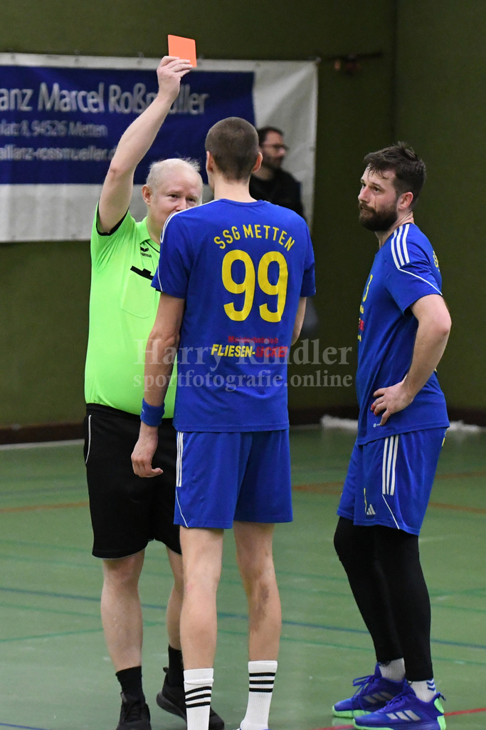 SSG Metten : SC Freising | Rote Karte für Patrick Sigl (SSG Metten #99)  - Realisiert mit Pictrs.com