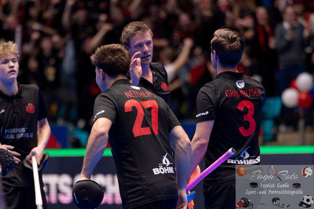 Volvo E.R.B. Final 4 Halbfinale Männer: Harvestehuder HTC - Gladbacher HTC, 25.01.2025 | Mats Grambusch (Gladbacher HTC #3) & Hans Neethling (Gladbacher HTC #27), Harvestehuder HTC - Gladbacher HTC, Frankfurt, Süwag Arena, 25.1.2025 - Realisiert mit Pictrs.com