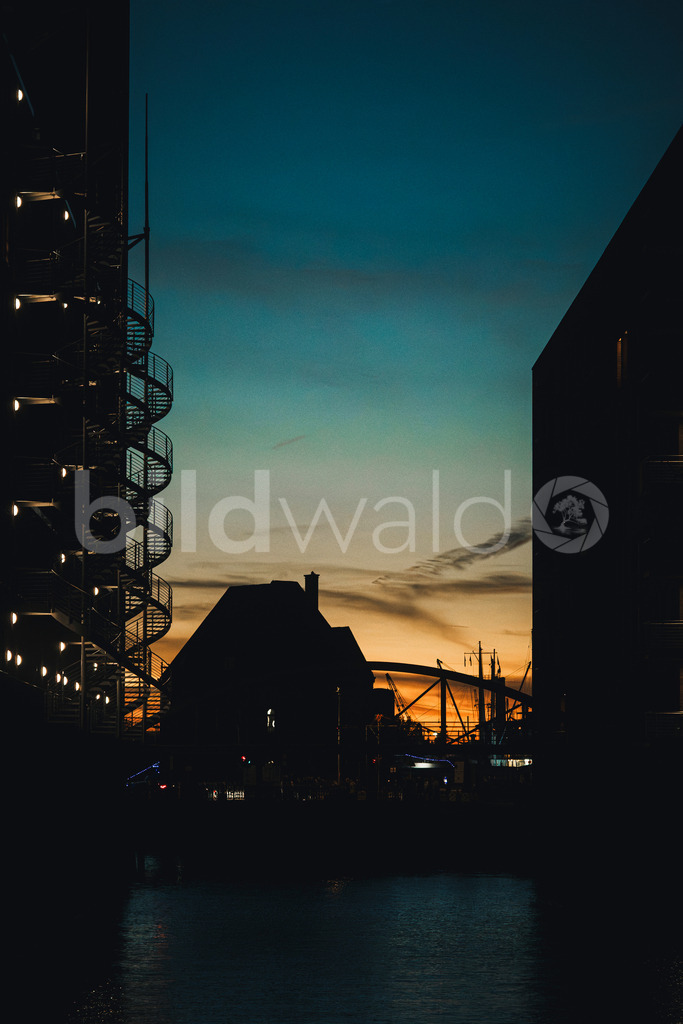 WaPo Hamburg | BILDWALD - eine Auswahl an Bildern von Thomas Perrotton zum bestellen und genießen. Alle Bilder von Thomas Perrotton - Alle Bilder mit einer SONY Kamera gemacht - SONY TAMRON SIGMA PHOTOSHOP LIGHTROOM BILDWALD Online kaufen Bilderwald Wandbilder - Realisiert mit Pictrs.com