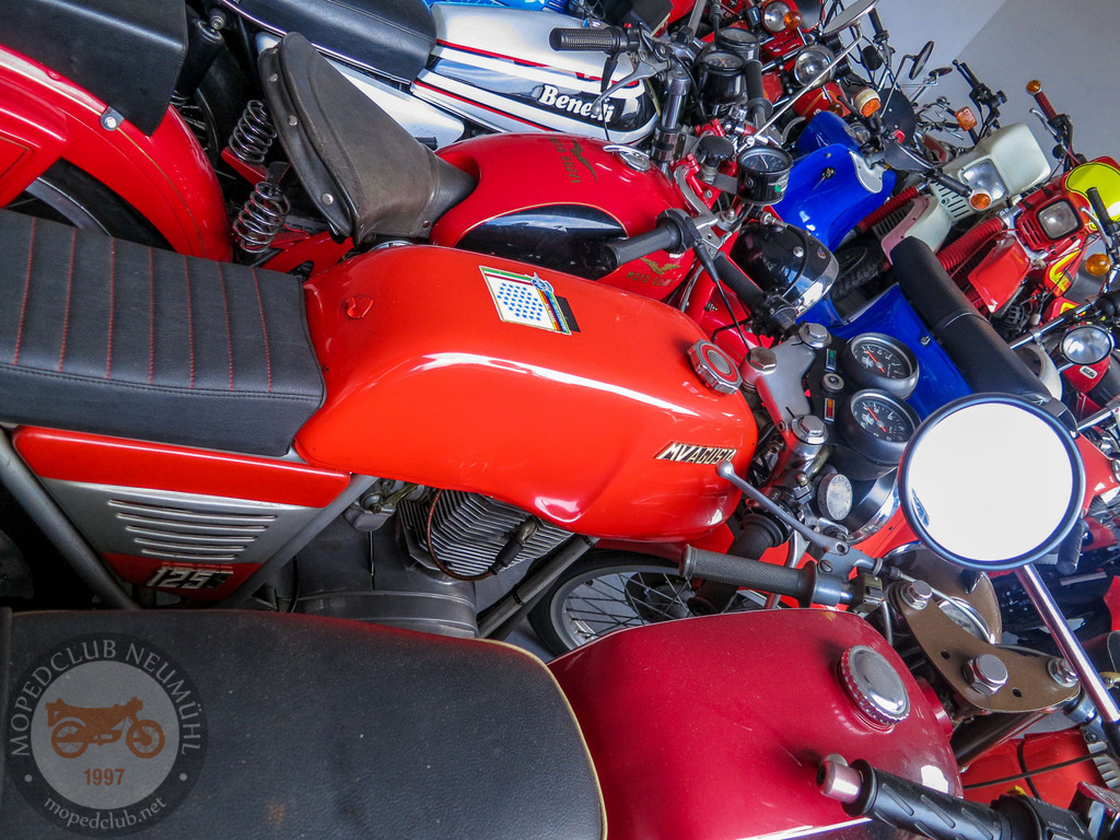 MopedmuseumNeumühl_151023_025 | Bildergalerie von Sport-Ereignissen aber auch von weiteren spannenden Dingen - nicht nur vom Niederrhein. In Anlehnung an den bekannten Spruch von Hanns Dieter Hüsch heißt das Motto: "Niederrhein ist überall".  - Realisiert mit Pictrs.com