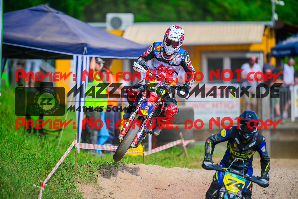 MaZZes_FotoMatrix_240512_6007705_1644 | S1