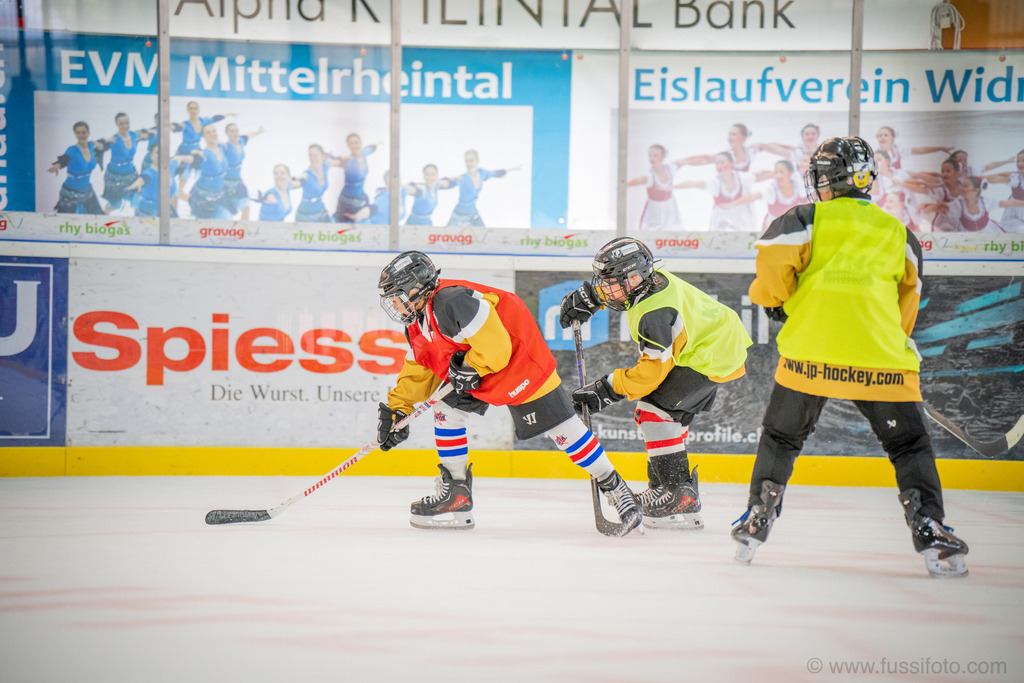 2025-09JP Hockey-Camp-Widnau-1554 | "Fussifoto.com – Ihr Ansprechpartner für hochwertige Fotografie! Entdecken Sie kreative Bilder und professionelle Dienstleistungen. Kontaktieren Sie uns für Ihre Projekte!"
