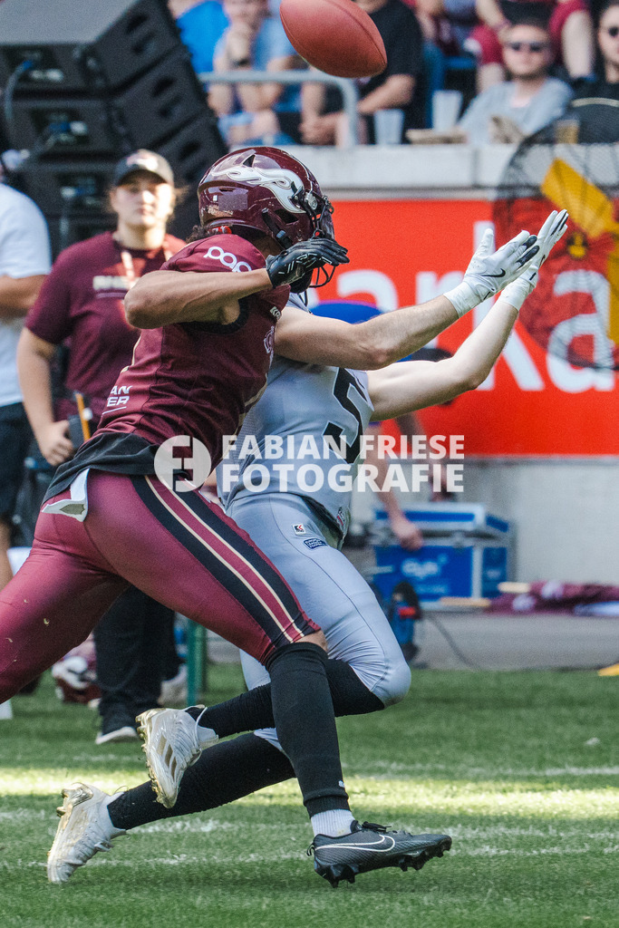 GER Rhein Fire vs. Raiders Tirol, Football, European League of Football, Spieltag 12, Saison 2025, 10.08.2025 | GER Rhein Fire vs. Raiders Tirol, Football, European League of Football, Spieltag 12, Saison 2025, 10.08.2025Foto: Fabian Friese - Realisiert mit Pictrs.com