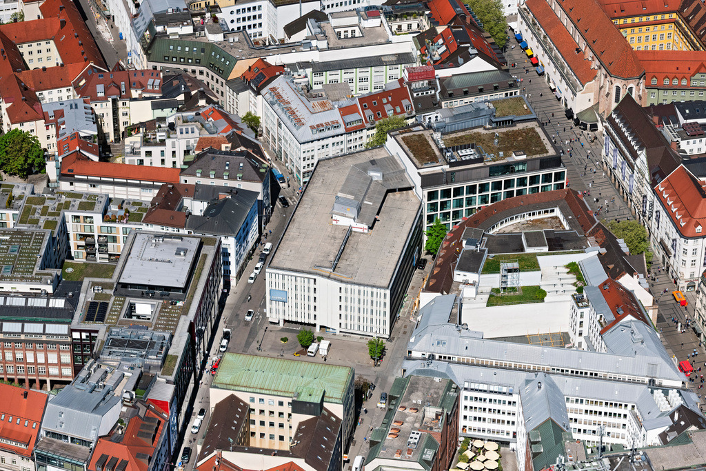 dr__0064251.jpg | MüNCHEN 29.04.2025 Gebäude des Parkhauses City Parkhaus an der Sattlerstraße in München im Bundesland Bayern, Deutschland. // Parking garage buildingCity Parkhaus on street Sattlerstrasse in Munich in the state Bavaria, Germany. Foto: Daniel Reiter