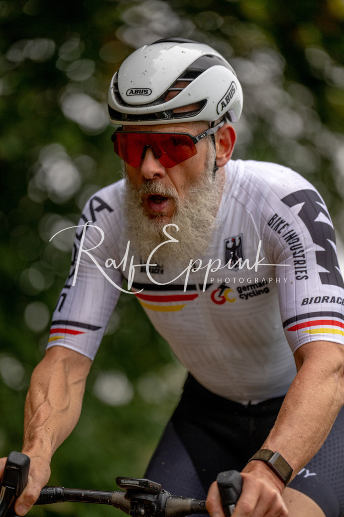 Ralf Eppink Photography 20251011_DSC00621 | Sportfotografie, Eventfotografie, Porträtfotografie, Radsport Fotograf, Triathlon Fotograf, Düsseldorf Fotograf, Köln Fotograf, Actionfotografie, Teamfotografie, Peoplefotografie, Business Portraits, Veranstaltungsfotografie, Reportagefotografie - Realisiert mit Pictrs.com