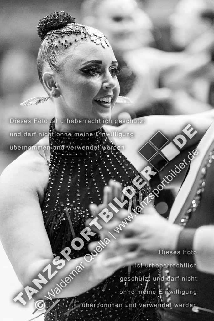 20240406-13550 | Hier finden Sie Tanz Bilder vom Latein und Standard Formationen tanzen. Sportbilder vom Tanzsport. Schöne Fotos und von Weltmeisterschaft, Europameisterschaft, Bundesliga, Regionalliga, Oberliga und Landesliga sowie von GOC Stuttgart, DanceComp, WM Bremen